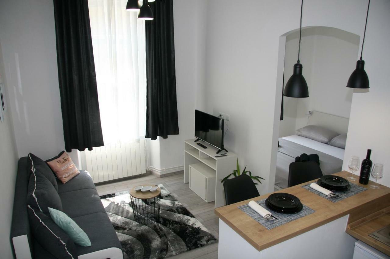 Stylish Apartment In City Center بولا المظهر الخارجي الصورة
