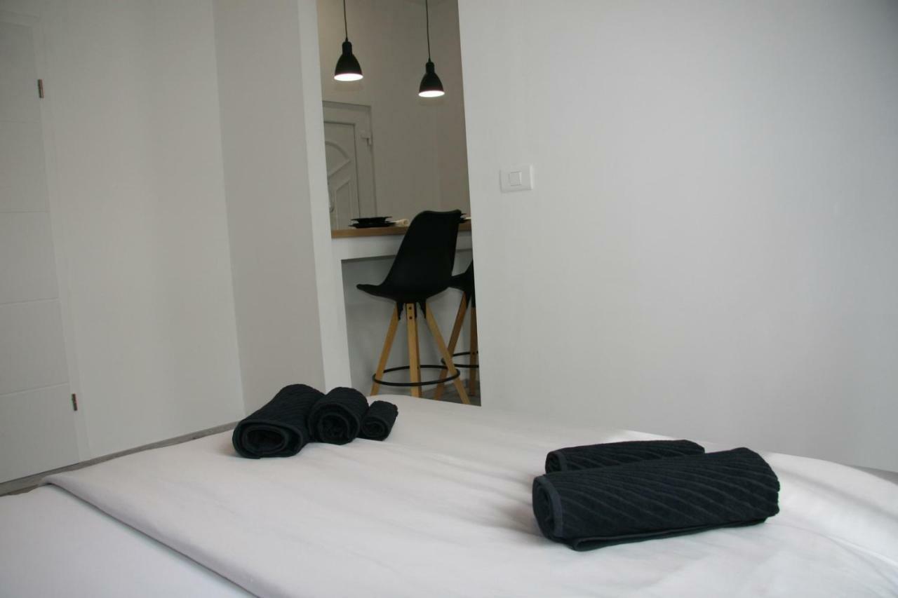 Stylish Apartment In City Center بولا المظهر الخارجي الصورة